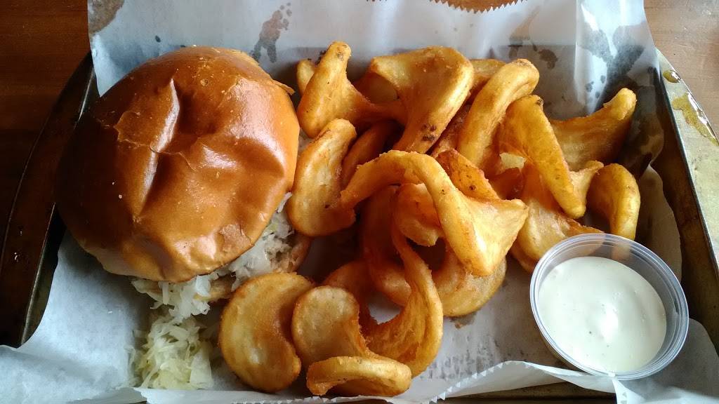 Korner Pub | restaurant | 1017 W Main St, Owosso, MI 48867, USA | 9897239843 OR +1 989-723-9843