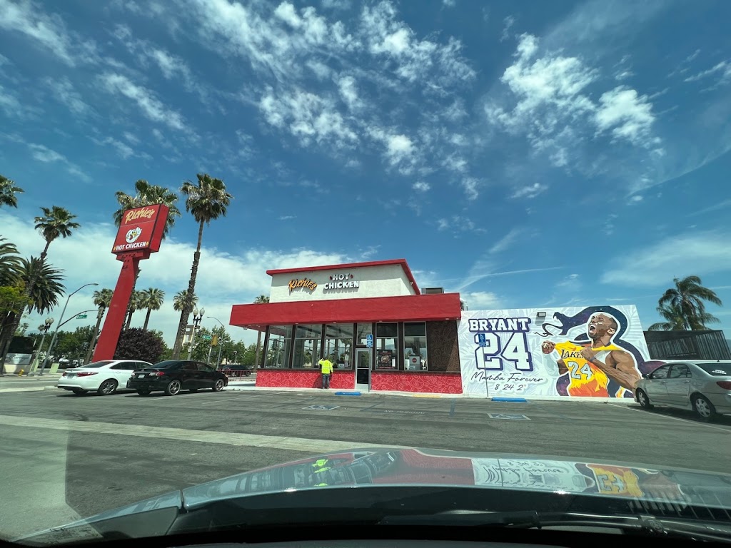 Richie’s hot chicken | restaurant | 591 N D St, San Bernardino, CA 92401, USA | 9094530046 OR +1 909-453-0046