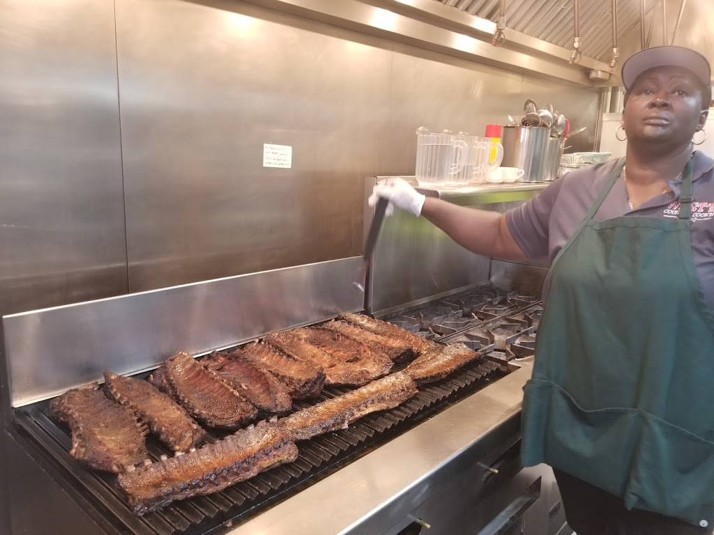 Wests Country Cookn & BBQ | restaurant | 1758 SE Port St Lucie Blvd, Port St. Lucie, FL 34952, USA | 7728778363 OR +1 772-877-8363