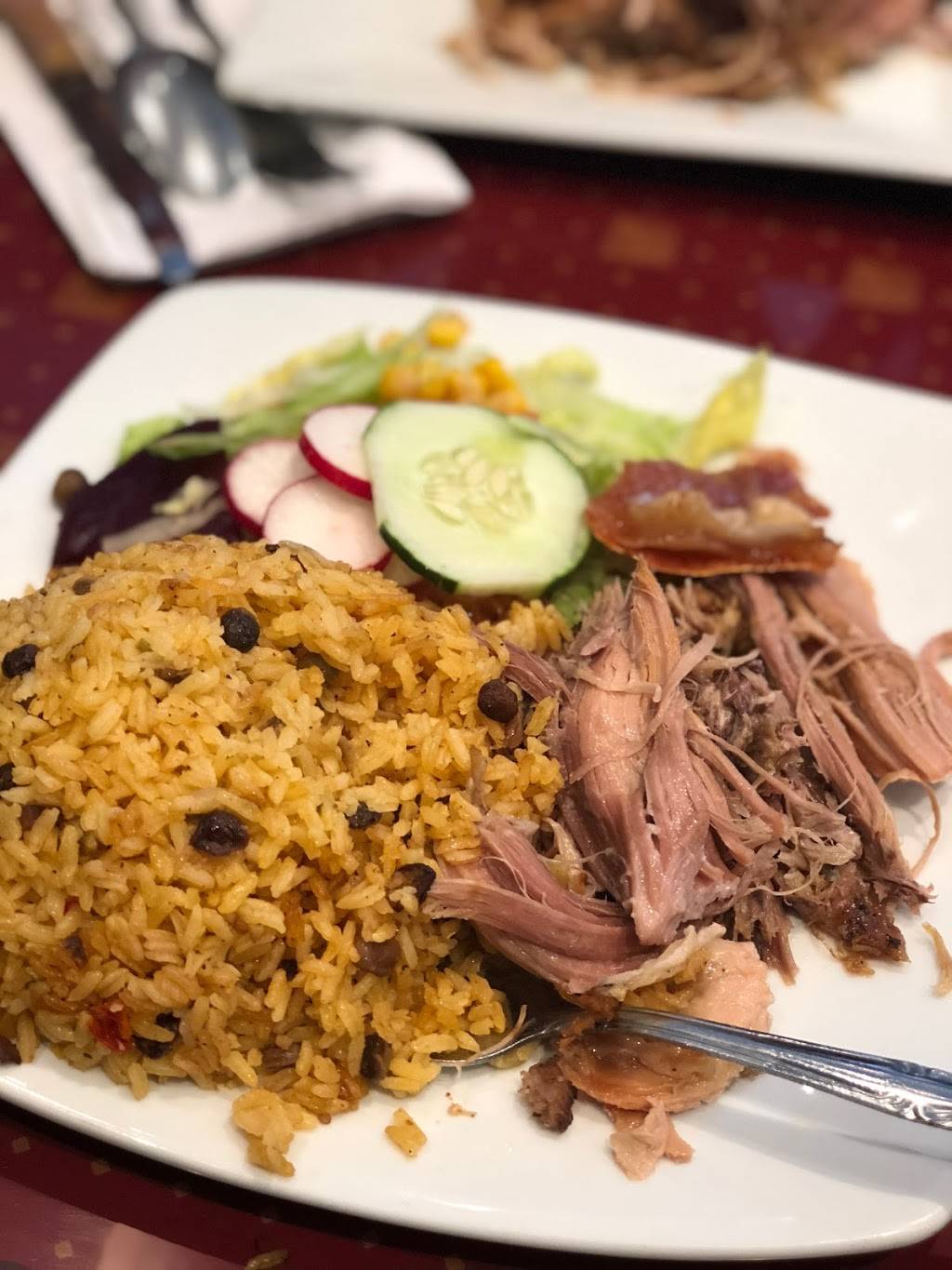 Burgos Restaurant cafe | restaurant | 200/10 Dyckman St, New York, NY 10040, USA | 2125693939 OR +1 212-569-3939