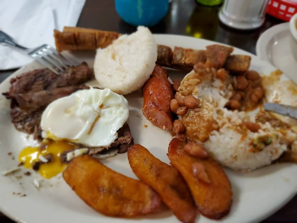 Macitas Restaurant & Bakery | restaurant | 18533 S Dixie Hwy, Cutler Bay, FL 33157, USA | 3052590404 OR +1 305-259-0404