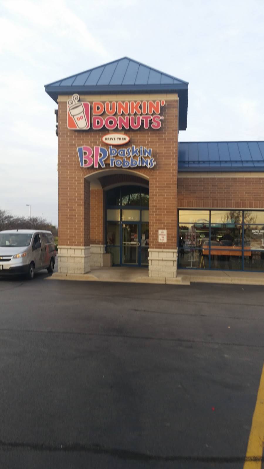 Dunkin | cafe | 955 Brook Forest Ave, Shorewood, IL 60404, USA | 8156095570 OR +1 815-609-5570
