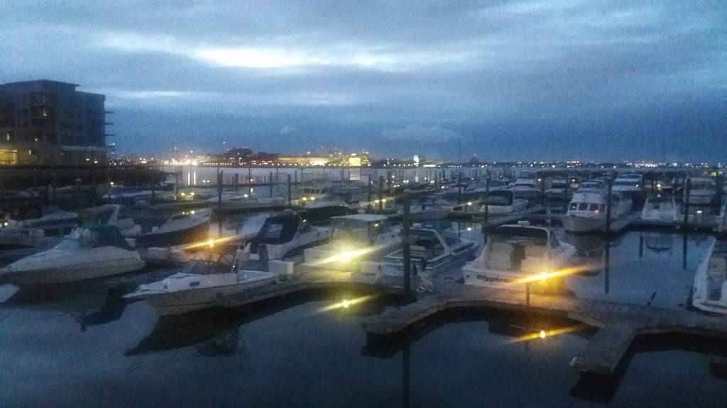 Port 305 | restaurant | 305 Victory Rd, Quincy, MA 02171, USA | 6173024447 OR +1 617-302-4447