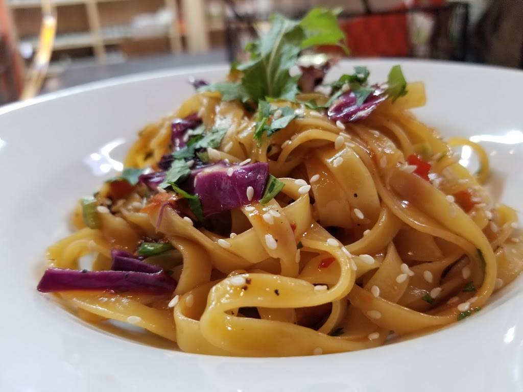 Auras Family Restaurant & Juice Bar | restaurant | 18401 Sherman Way, Reseda, CA 91335, USA | 8187571400 OR +1 818-757-1400