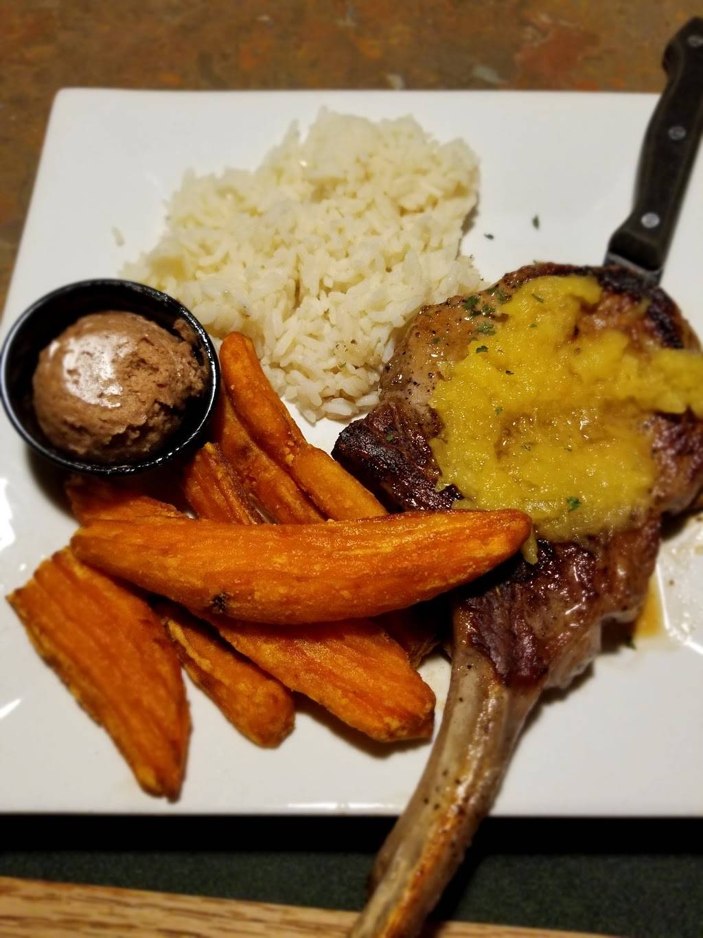 6 Autumns Food & Spirits | restaurant | 3855 IN-127, Angola, IN 46703, USA | 2606243644 OR +1 260-624-3644