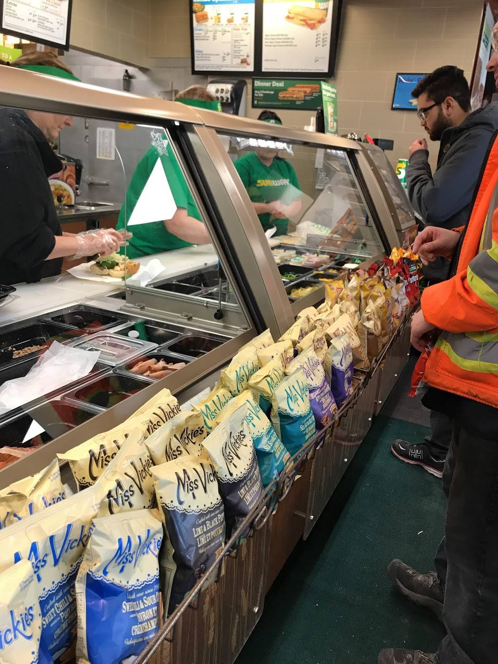 Subway | meal takeaway | 981 Front Rd, Windsor, ON N9J 2A5, Canada | 5197346927 OR +1 519-734-6927