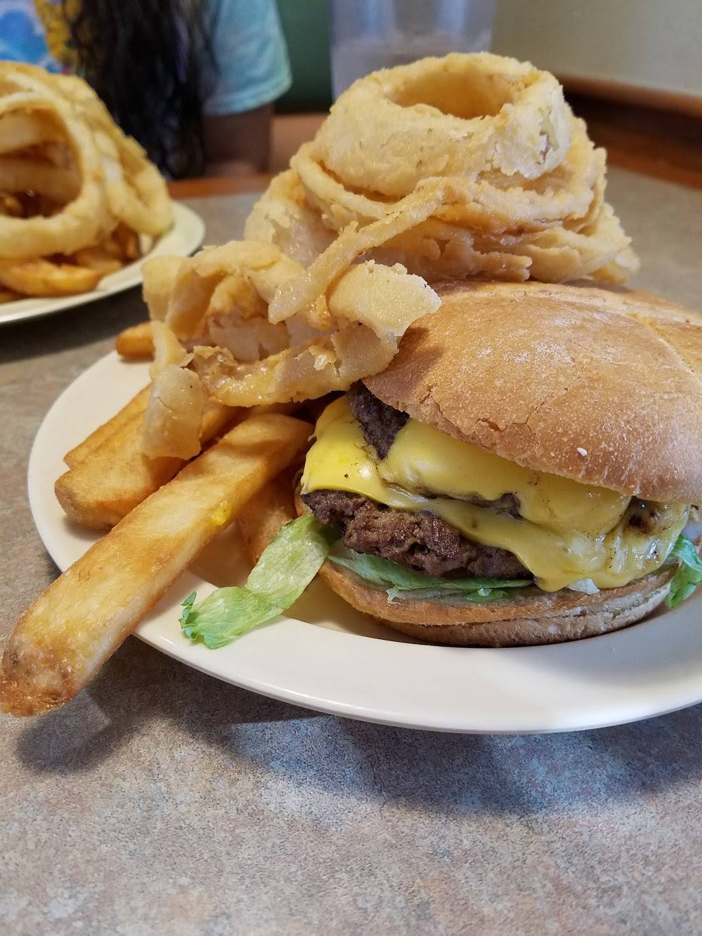 Clock Fine Foods | restaurant | 7613 Augusta Rd, Piedmont, SC 29673, USA | 8644228474 OR +1 864-422-8474