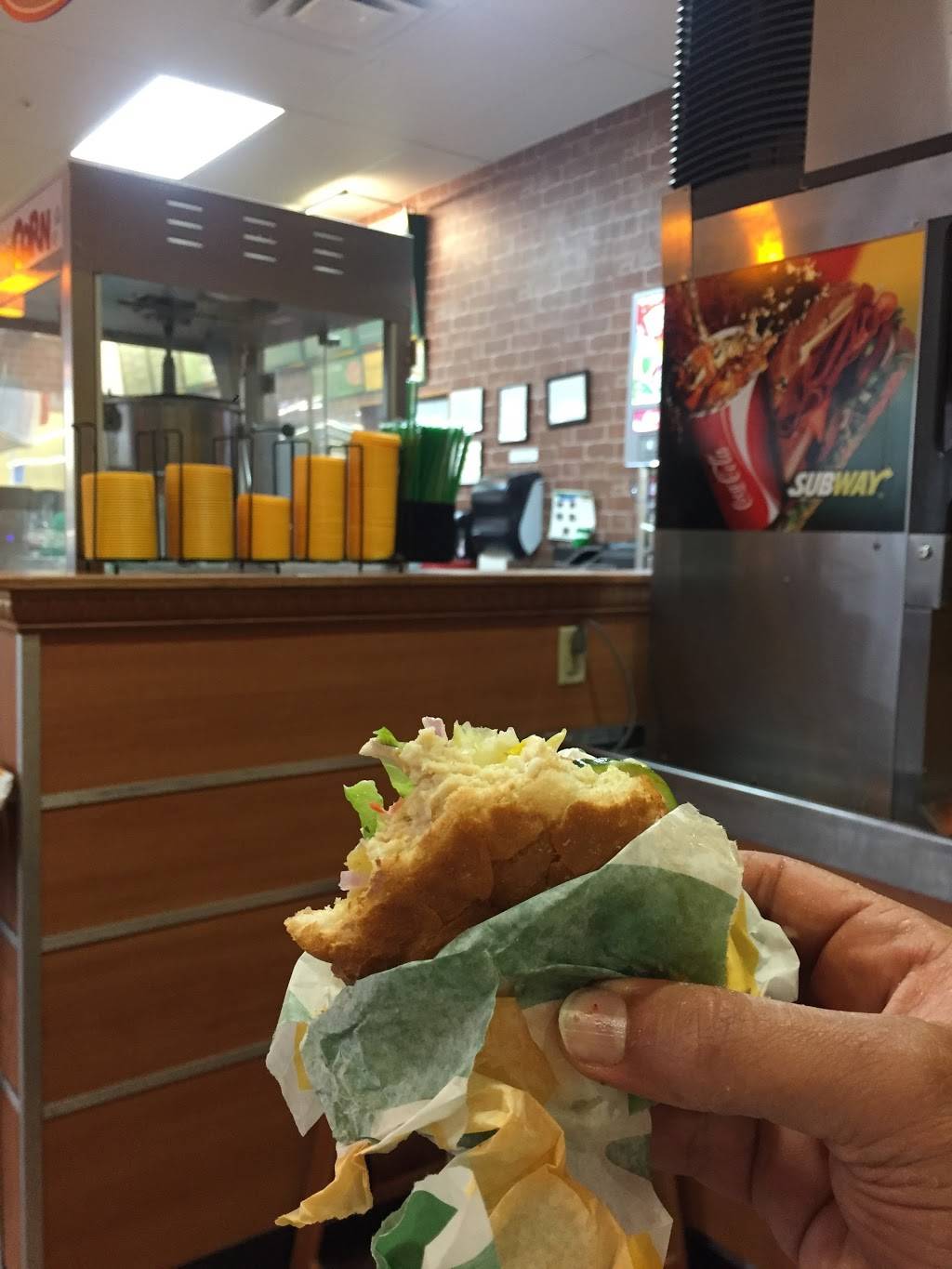 Subway | restaurant | 131 W Gypsy Lane Rd, Bowling Green, OH 43402, USA | 4193531630 OR +1 419-353-1630