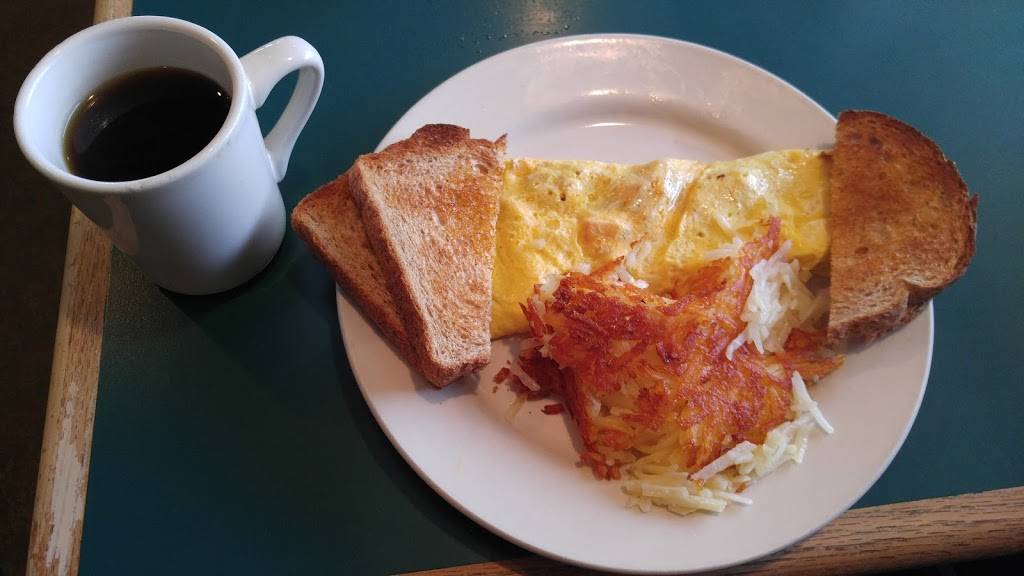 Locals Family Diner | restaurant | 832 N Howe St, Southport, NC 28461, USA | 9104570444 OR +1 910-457-0444