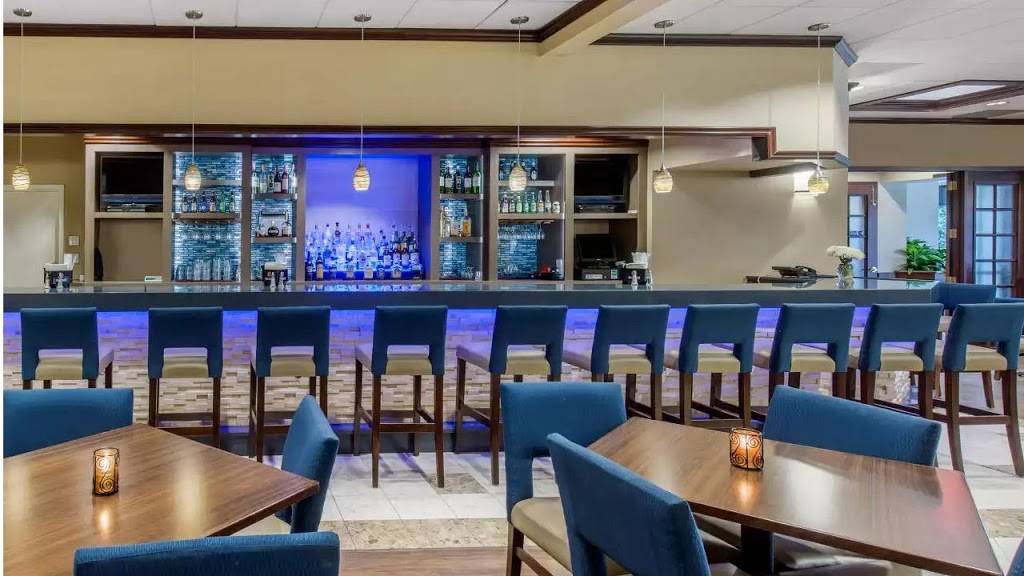 Comfort Inn Conference Center | restaurant | 4500 Crain Hwy, Bowie, MD 20716, USA | 3014640089 OR +1 301-464-0089