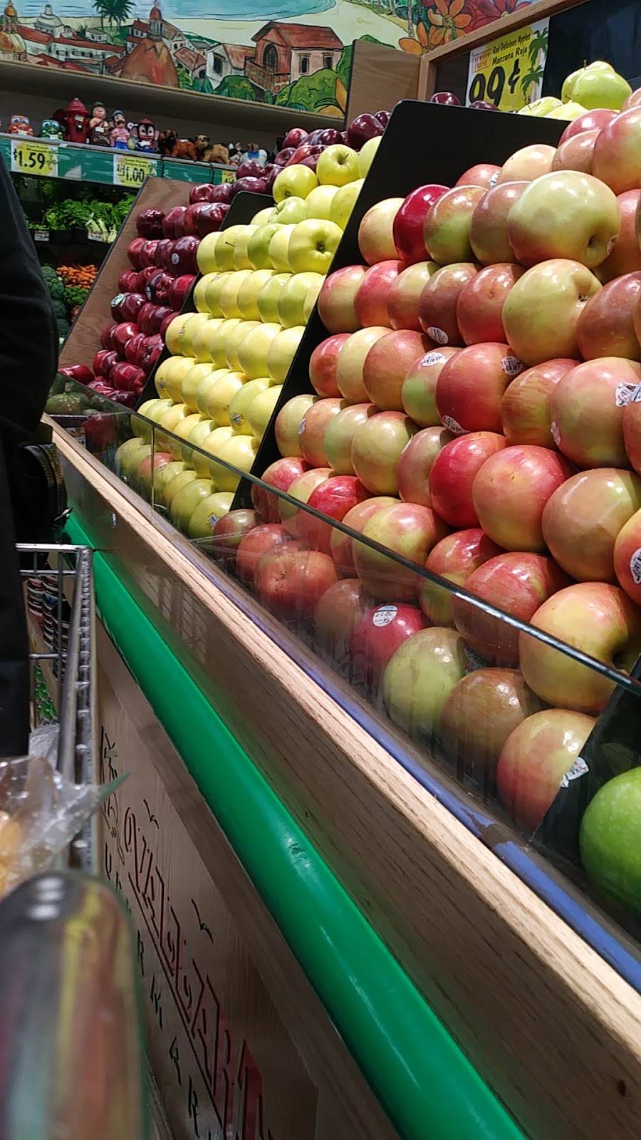 Vallarta Supermarkets | bakery | 13820 Foothill Blvd, Sylmar, CA 91342, USA | 8183627577 OR +1 818-362-7577