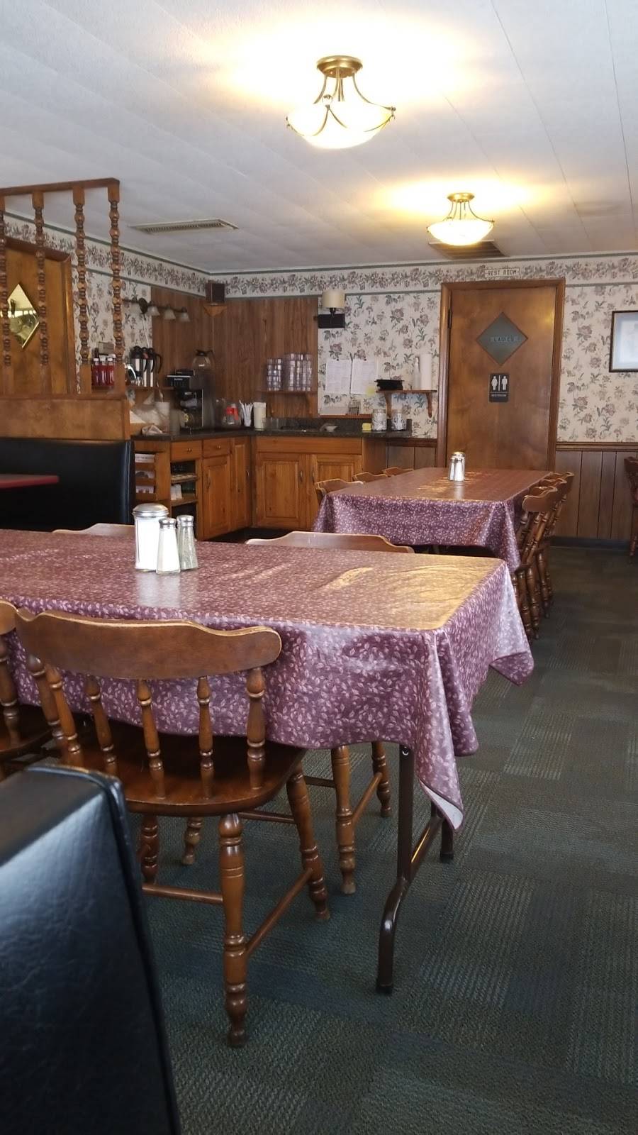 Foot of the Mountain Restaurant | restaurant | 14191 Buchanan Trail W, Mercersburg, PA 17236, USA | 7173282960 OR +1 717-328-2960