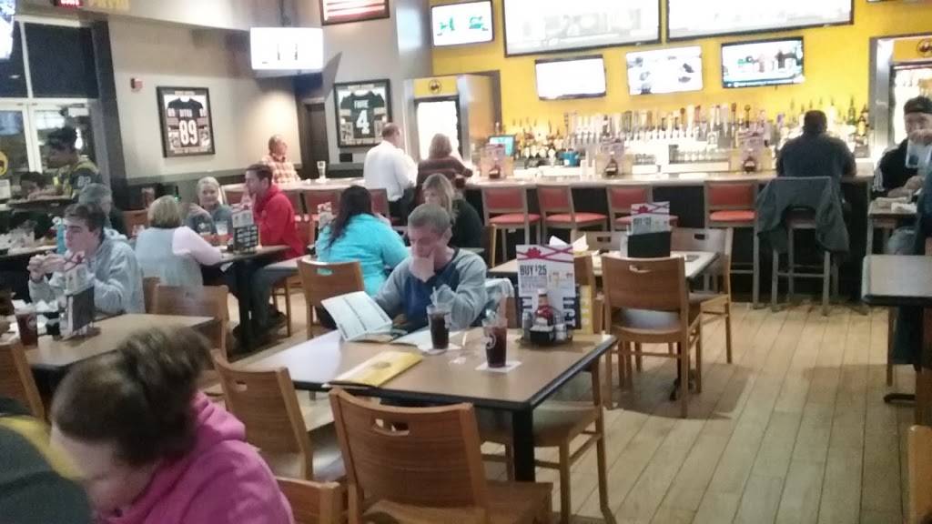 Buffalo Wild Wings | restaurant | 2929 Milton Ave #110, Janesville, WI 53545, USA | 6087419464 OR +1 608-741-9464