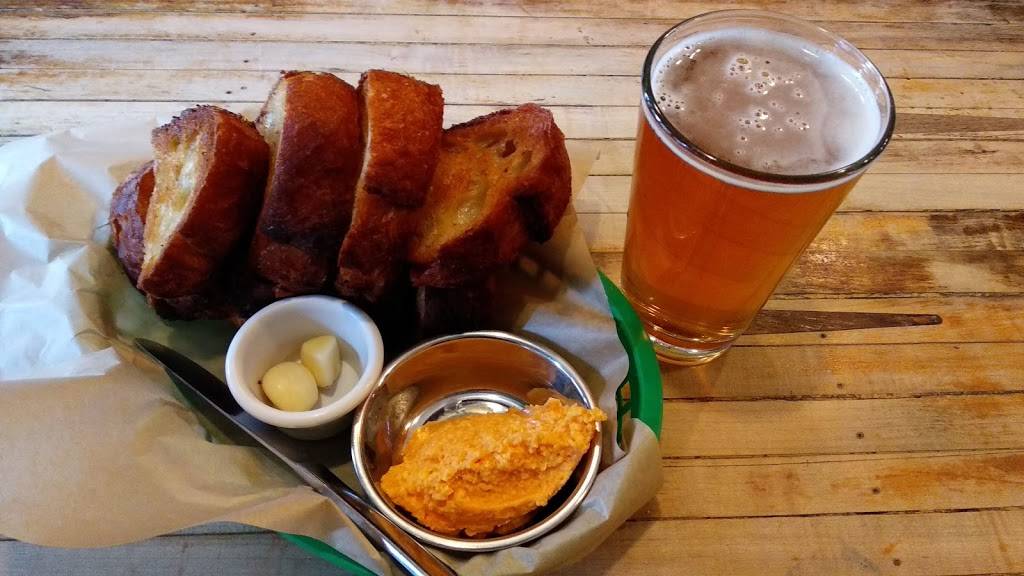 Earls Beer and Cheese | restaurant | 1259 Park Ave, New York, NY 10029, USA | 2122891581 OR +1 212-289-1581