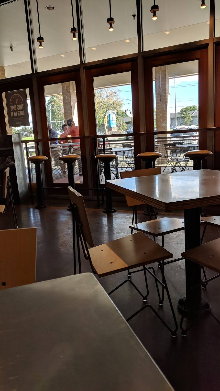 Chipotle Mexican Grill | restaurant | 12150 W 95th St, Lenexa, KS 66215, USA | 9134924610 OR +1 913-492-4610