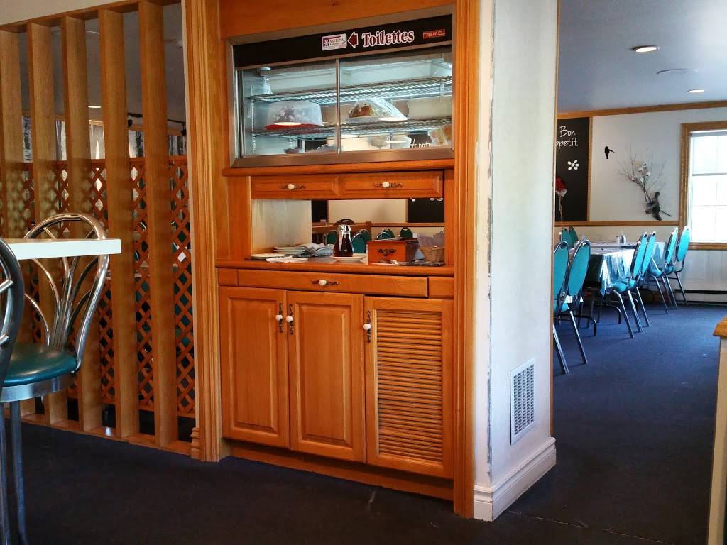 Restaurant Le Villageois | restaurant | 571 Rue Notre Dame, Charette, QC G0X 1E0, Canada | 8192215620 OR +1 819-221-5620