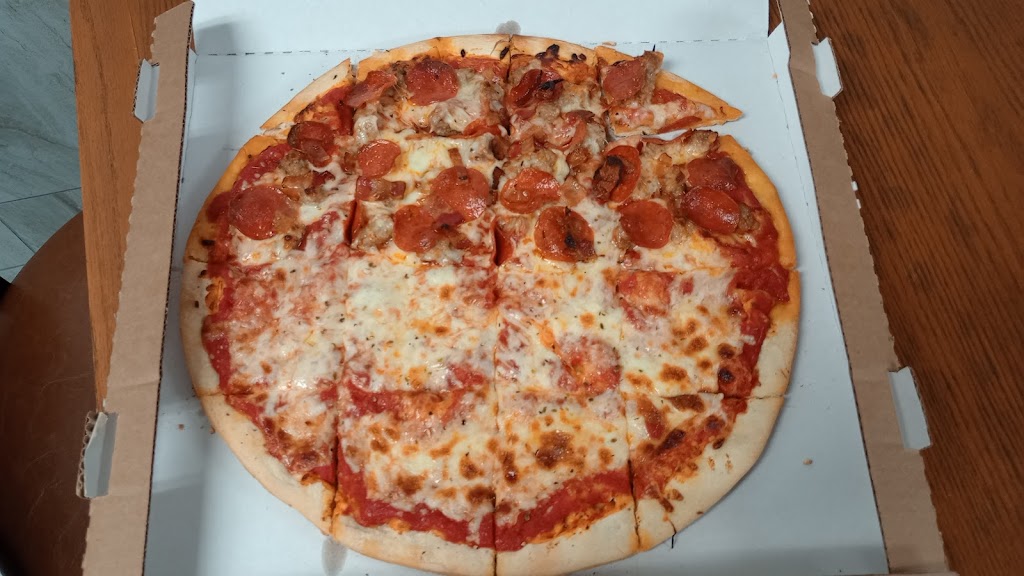 Sopranos Pizzeria & Catering | restaurant | 1527 S State St, Lockport, IL 60441, USA | 8155243776 OR +1 815-524-3776