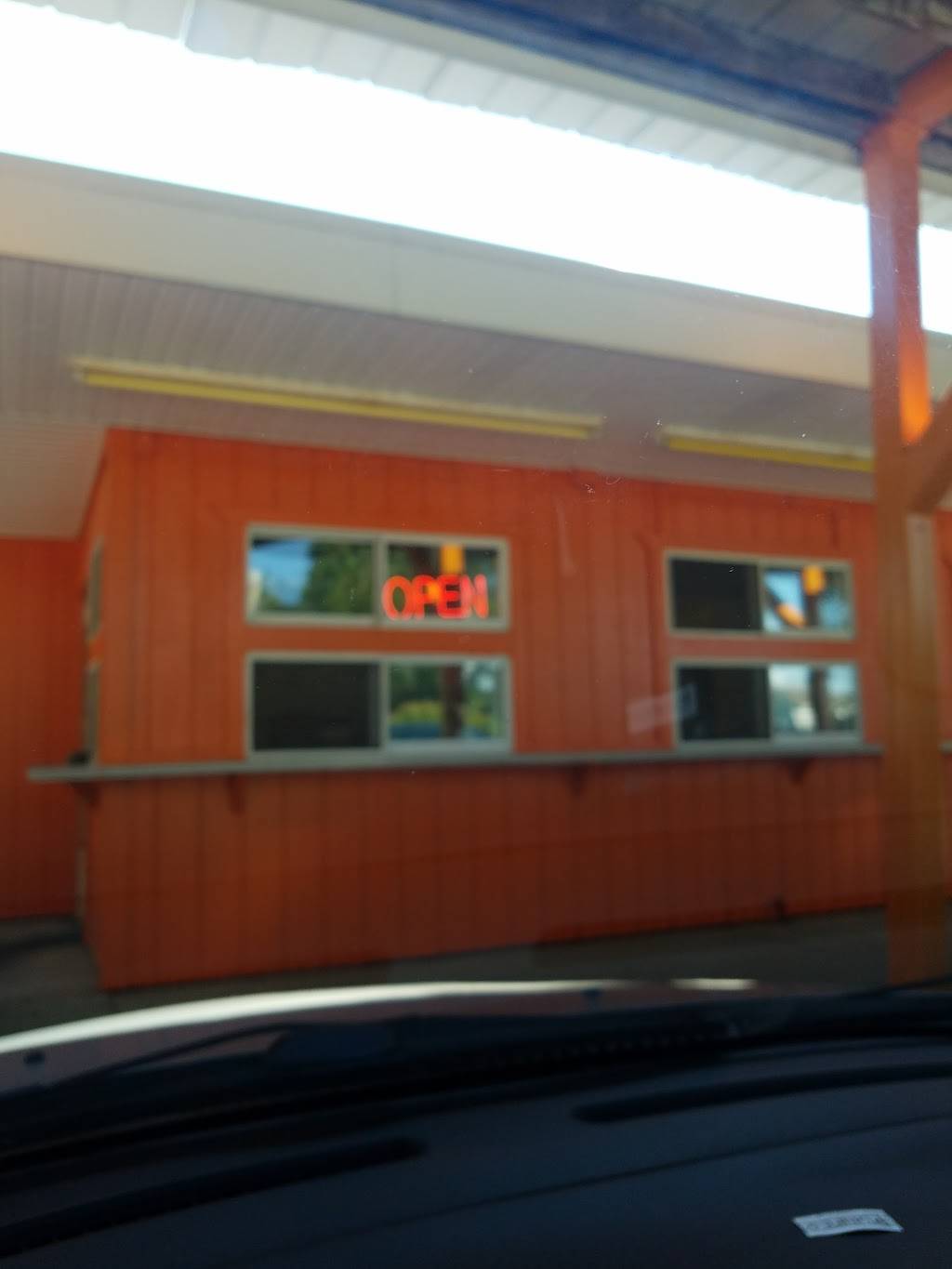 Little Vinnys Drive-in | restaurant | 4228 Pointe Aux Peaux Rd, Newport, MI 48166, USA | 7343843148 OR +1 734-384-3148