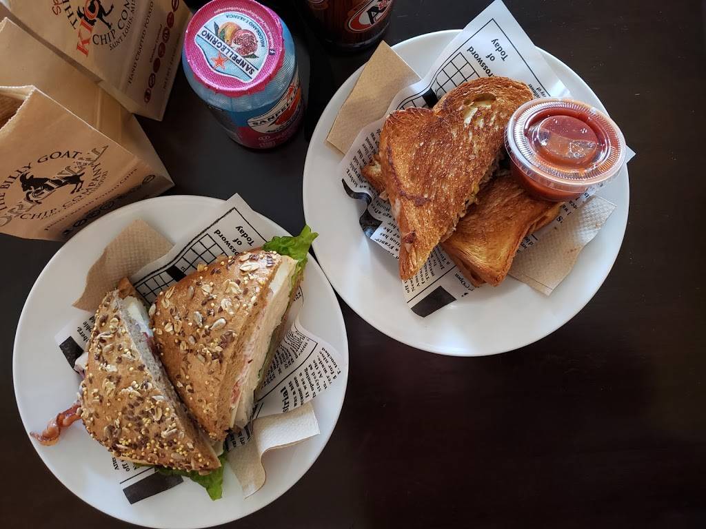 Robust Coffee Lounge | cafe | 6300 S Woodlawn Ave, Chicago, IL 60637, USA | 7738914240 OR +1 773-891-4240