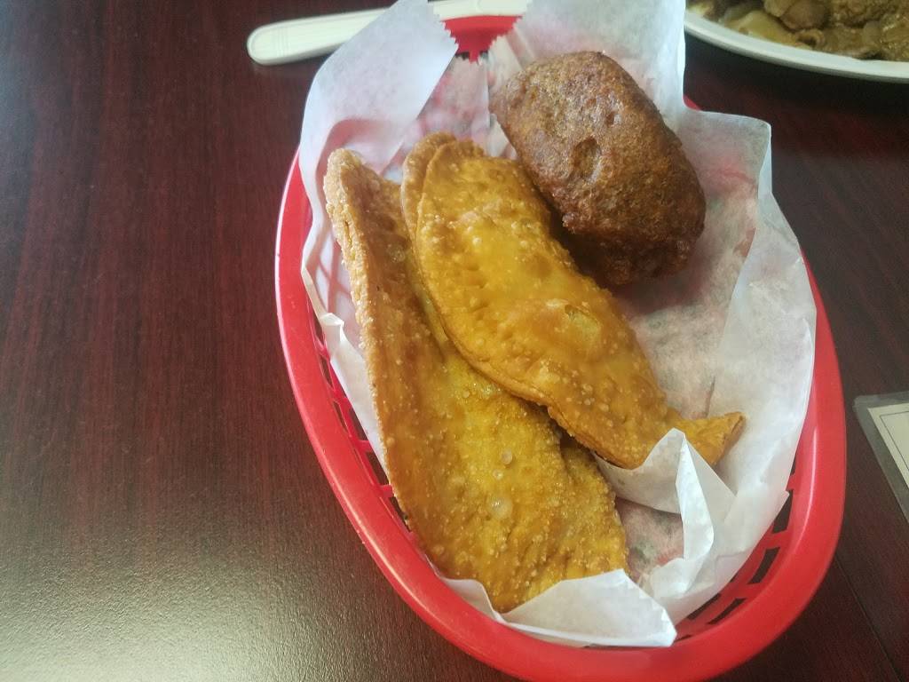 Santiagos Puerto Rican Restaurant Sabores Latinos Inc | restaurant | 935 E Oakton St, Des Plaines, IL 60018, USA | 2249389115 OR +1 224-938-9115