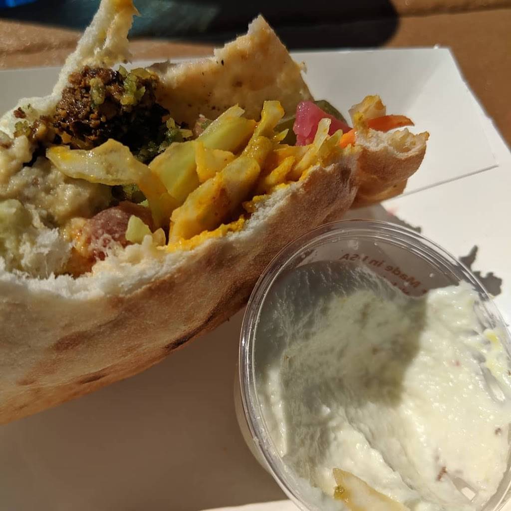 Saffron De Twah | restaurant | 7636 Gratiot Ave, Detroit, MI 48213, USA | 5863596138 OR +1 586-359-6138