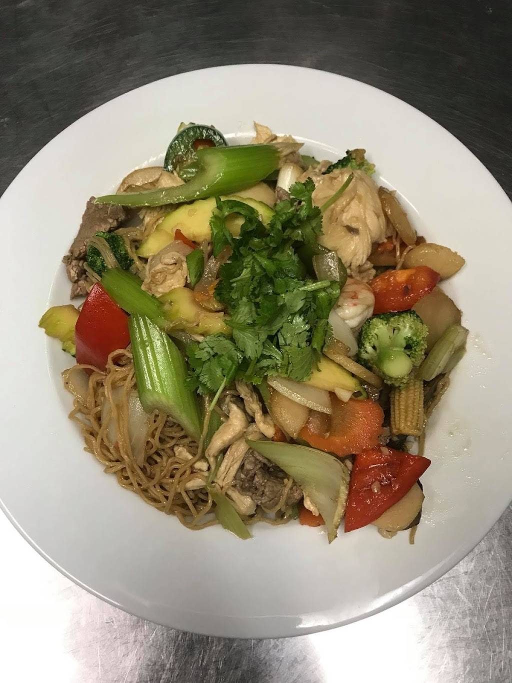 Pho Lan Asian Bistro | restaurant | 711 SW 19th St, Moore, OK 73160, USA | 4057597774 OR +1 405-759-7774