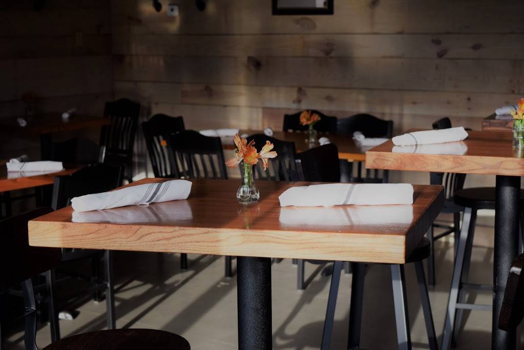 Roux 25 | restaurant | 82010 LA-25, Folsom, LA 70437, USA | 9857964466 OR +1 985-796-4466