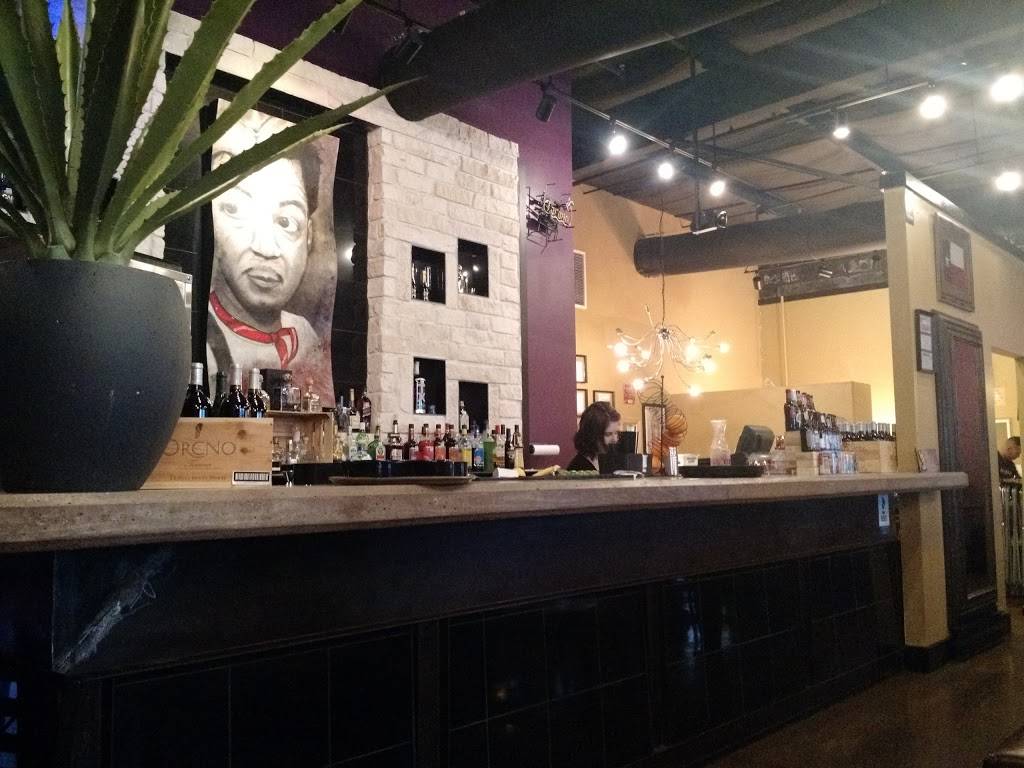 Dos Leones | restaurant | 2208 TX-16, Graham, TX 76450, USA | 9405493663 OR +1 940-549-3663