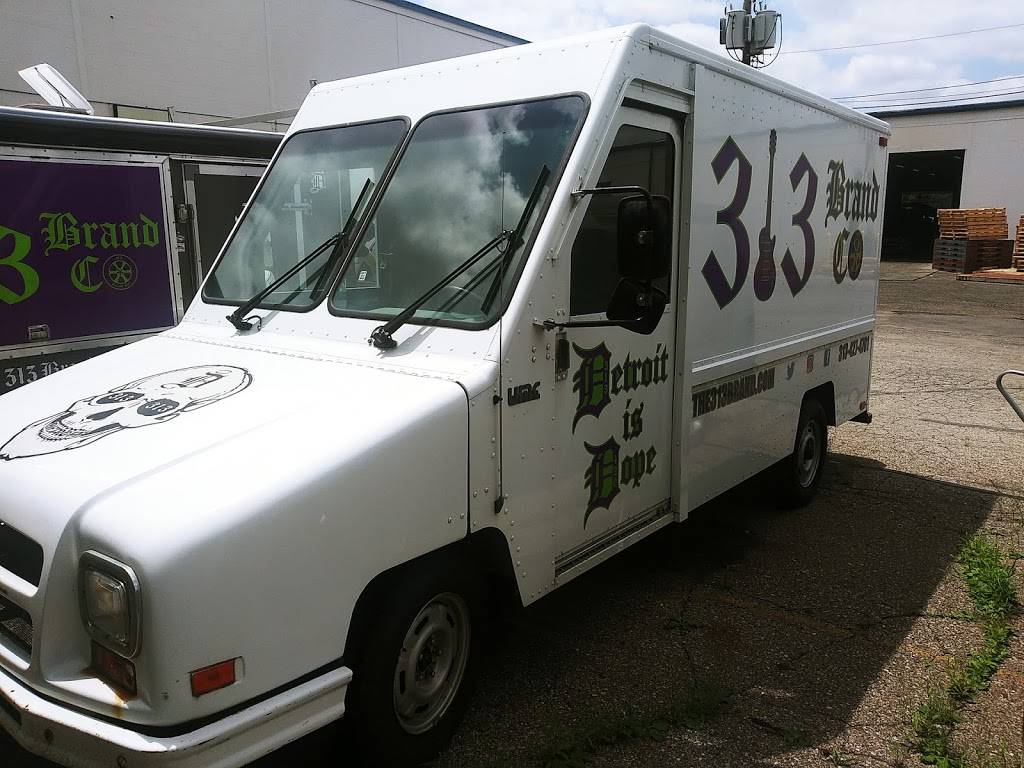 BIG BOY | restaurant | 16880 Hall Rd, Clinton Twp, MI 48038, USA | 5862636220 OR +1 586-263-6220