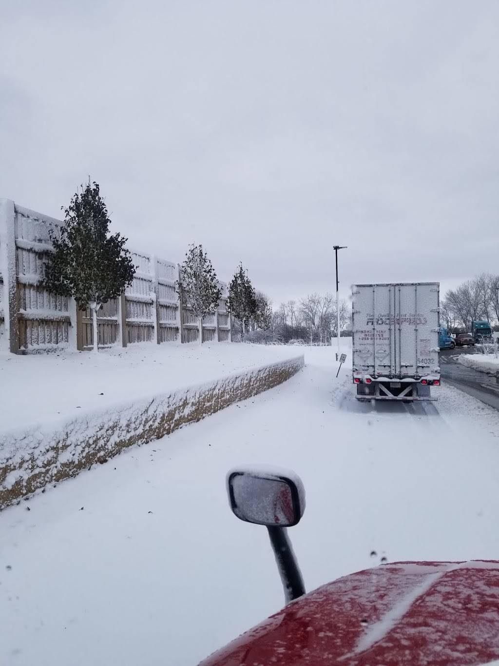 Pilot Travel Center | restaurant | 170 W North Ave, Carol Stream, IL 60188, USA | 6305100156 OR +1 630-510-0156