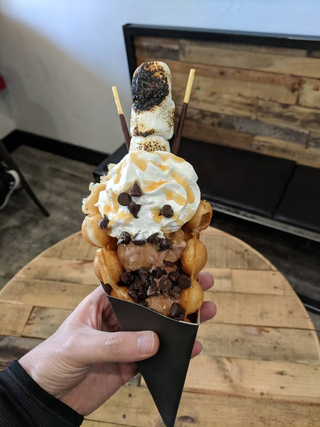 Bubble & Wrap | restaurant | 2070 Broadway, Redwood City, CA 94063, USA | 6507660425 OR +1 650-766-0425