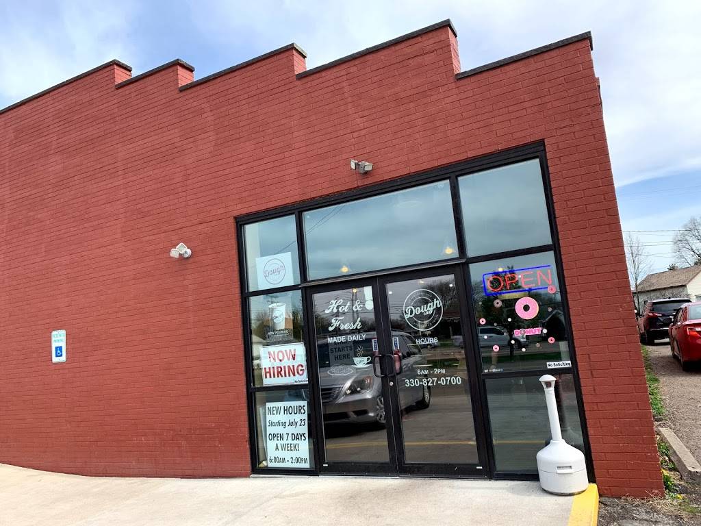 Dough Co. Doughnuts & Coffee | restaurant | 801 Boulevard St B, Dover, OH 44622, USA | 3308270700 OR +1 330-827-0700