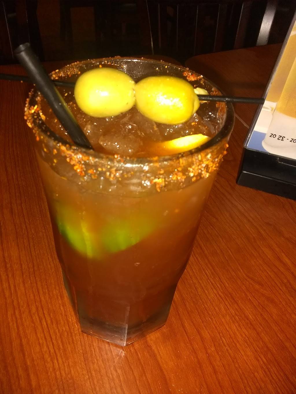 Shooters Sports Bar & Grill Hemet | restaurant | 121 E Florida Ave, Hemet, CA 92543, USA | 9519292223 OR +1 951-929-2223