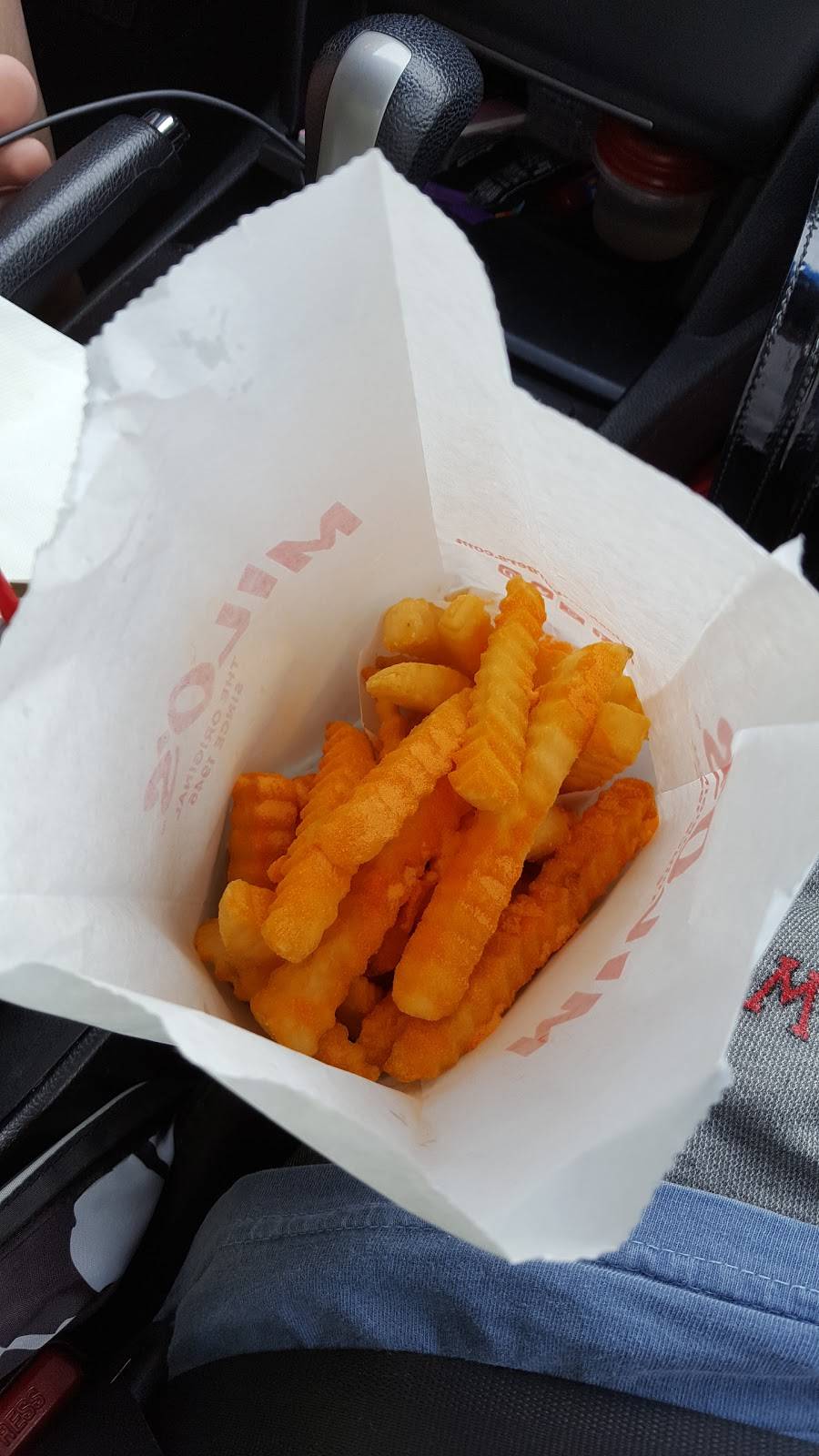 Milos Hamburgers | restaurant | 604 Fieldstown Rd, Gardendale, AL 35071, USA | 2056080050 OR +1 205-608-0050