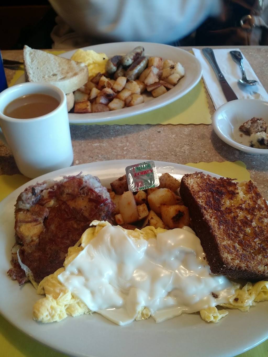 Nellie Rose Restaurant | bakery | 557 Bedford St, Whitman, MA 02382, USA | 7814478500 OR +1 781-447-8500