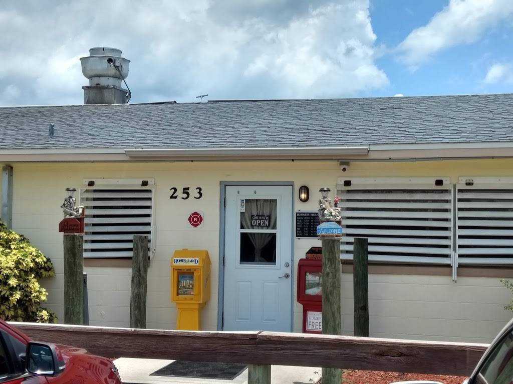 Goodrich Seafood Restaurant | restaurant | 253 River Rd, Oak Hill, FL 32759, USA | 3863453397 OR +1 386-345-3397