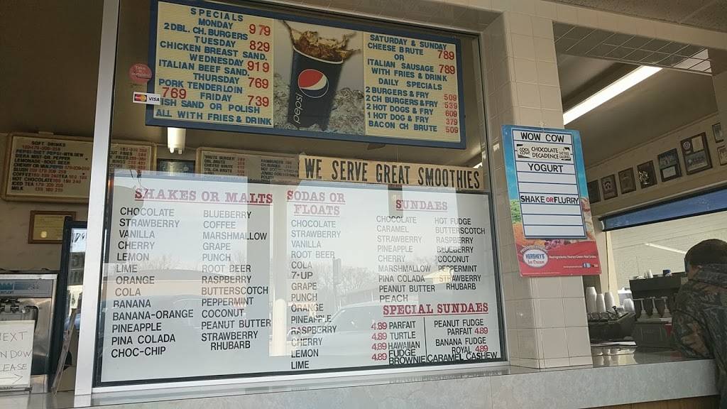 The Highland Queen Drive-In | restaurant | 1511 W 55th St, La Grange, IL 60525, USA | 7082461846 OR +1 708-246-1846