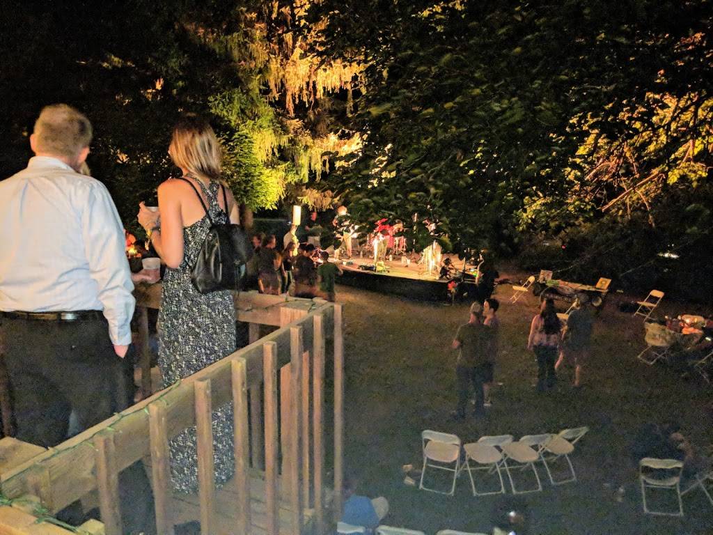 The Social Tap | restaurant | 2036 Anmoore Rd, Bridgeport, WV 26330, USA | 3048489218 OR +1 304-848-9218