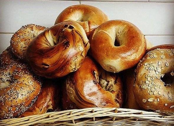 Bagel Boss | restaurant | 69-48 Main St, Flushing, NY 11367, USA | 7187362677 OR +1 718-736-2677