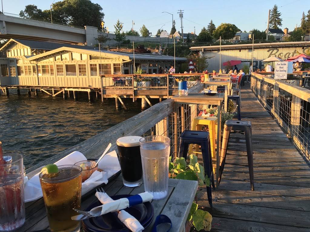 Boat Shed Restaurant | restaurant | 101 Shore Dr, Bremerton, WA 98310, USA | 3603772600 OR +1 360-377-2600