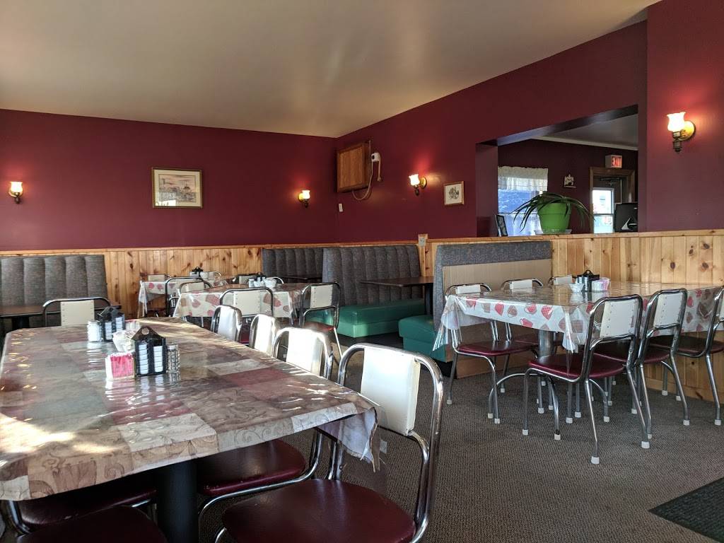 Bradkes Family Restaurant | restaurant | 1022 Main St, Neenah, WI 54956, USA | 9207223706 OR +1 920-722-3706