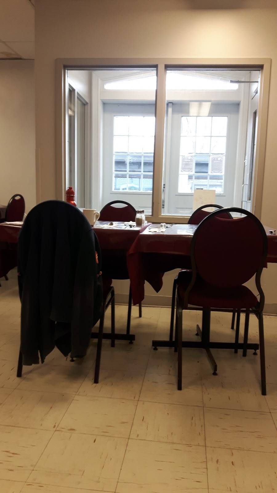 Resto Pop Sainte-Thérèse | restaurant | 61 Rue Blainville O, Sainte-Thérèse, QC J7E 1X4, Canada | 4504340101 OR +1 450-434-0101