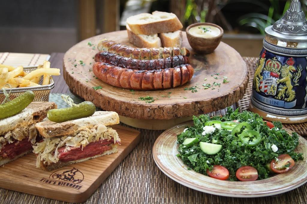 Kings BierHaus | restaurant | 2044 E T C Jester Blvd, Houston, TX 77008, USA | 2819903042 OR +1 281-990-3042