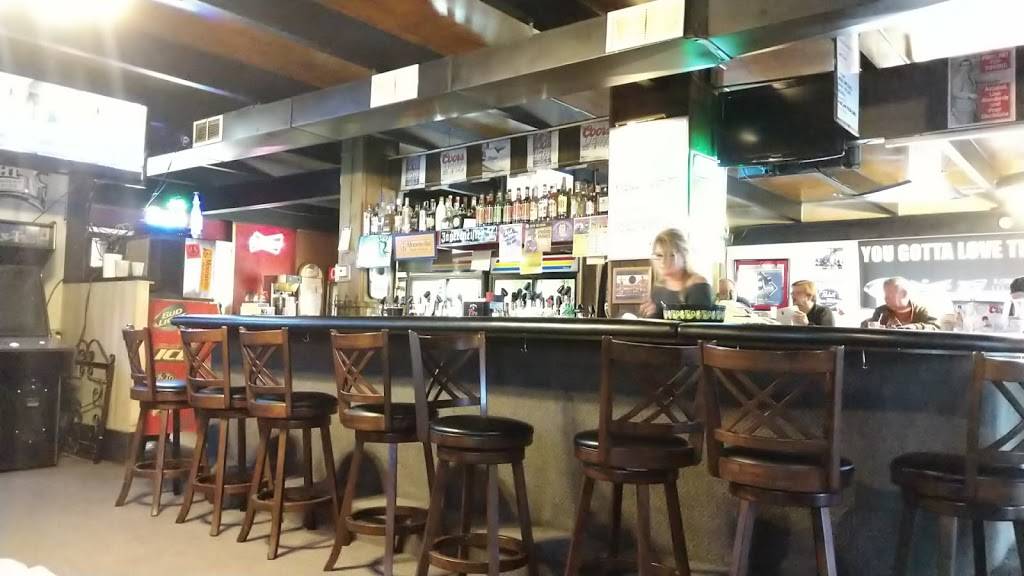 On Broadway | restaurant | 44 Jackson St, Anderson, IN 46016, USA | 7656447270 OR +1 765-644-7270