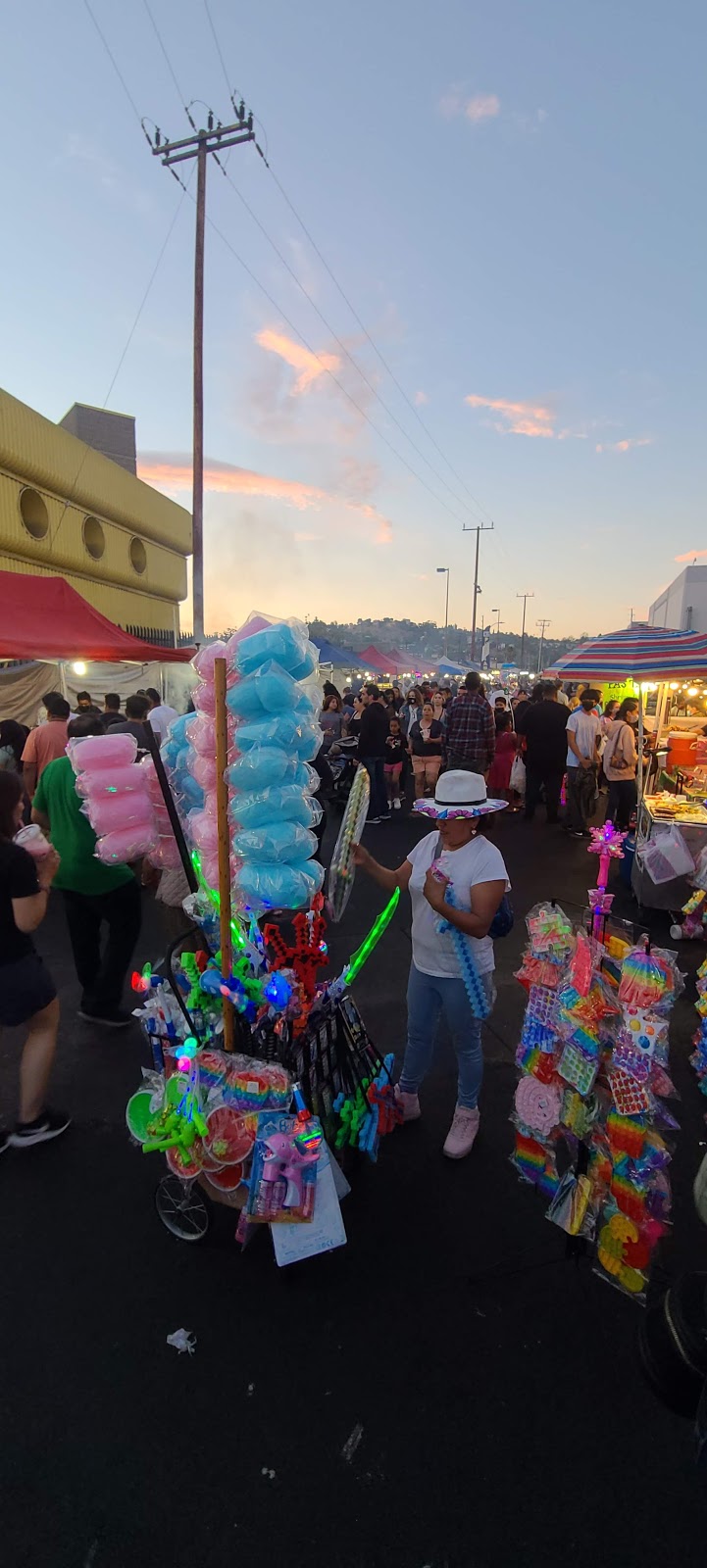 Avenue 26 Tacostand | restaurant | 3175 Artesian St, Los Angeles, CA 90031, USA | 3239845401 OR +1 323-984-5401