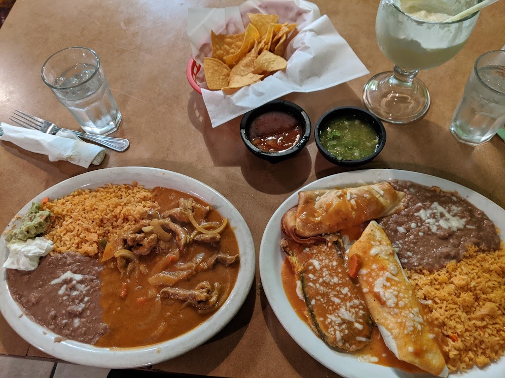 Mariachi’s Restaurant | restaurant | 35501 CA-1, Gualala, CA 95445, USA | 7078841735 OR +1 707-884-1735