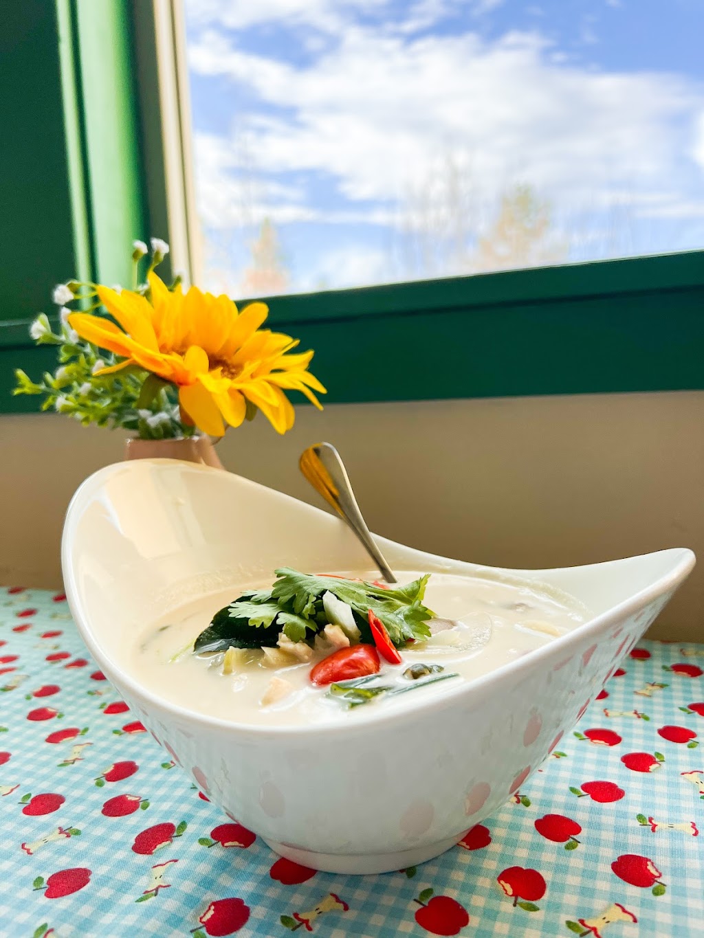 Thai Table Restaurant | restaurant | 745 Northwest Mount Washington Drive STE 200, Bend, OR 97703, USA | 5413821913 OR +1 541-382-1913