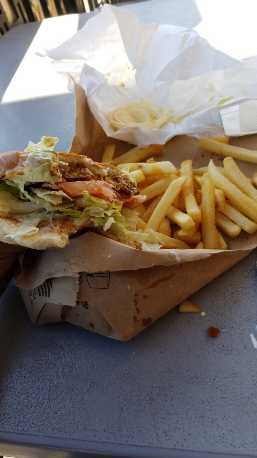 1/4 Pound Giant Burgers | restaurant | 2055 MacArthur Blvd, Oakland, CA 94602, USA | 5105313199 OR +1 510-531-3199