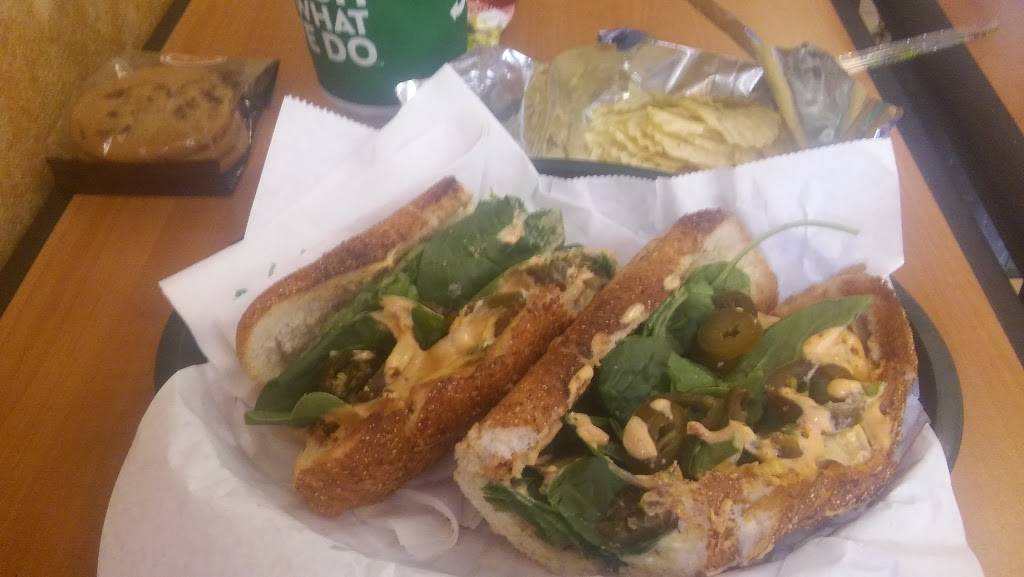 Subway | restaurant | 1315 S St Marys St, San Antonio, TX 78210, USA | 2102369001 OR +1 210-236-9001