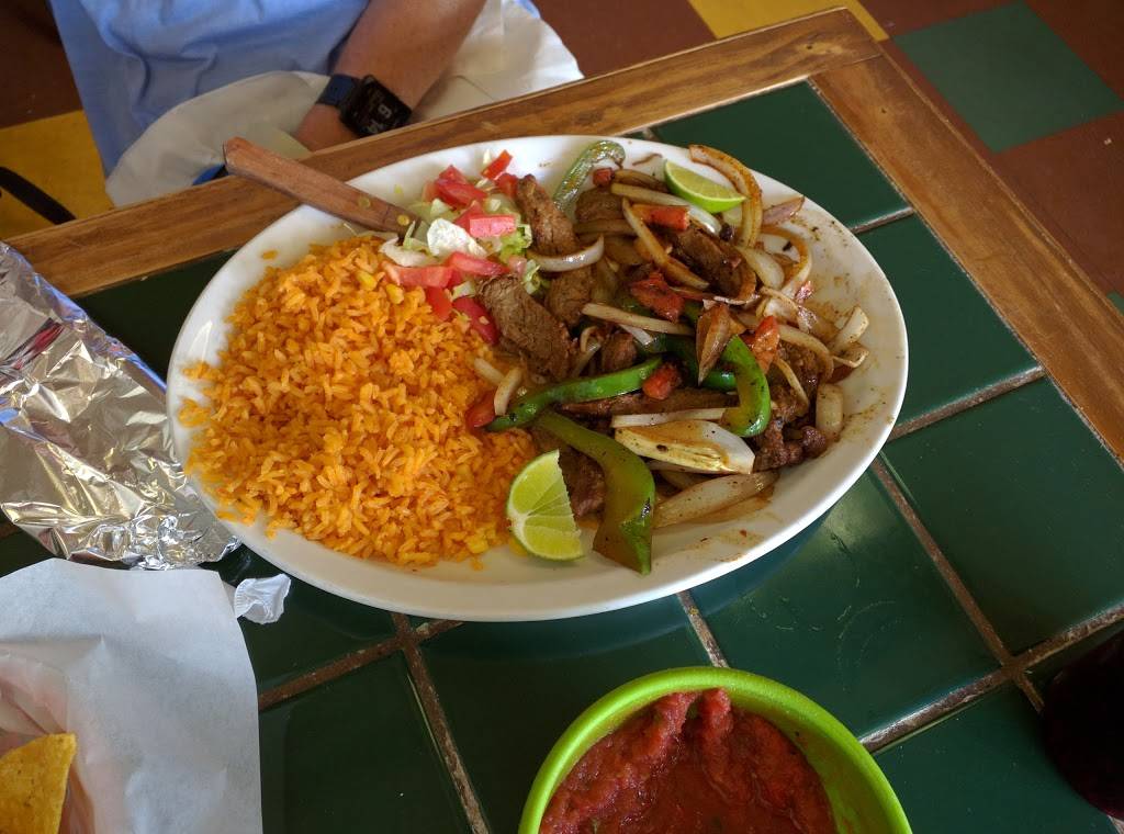 La Mesa Restaurant | restaurant | 243 W Northwest Hwy, Barrington, IL 60010, USA | 8472779636 OR +1 847-277-9636